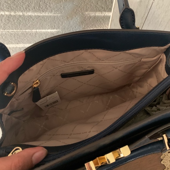 New🦋 Mk large MOTT satchel & wallet navy - Picture 7 of 16